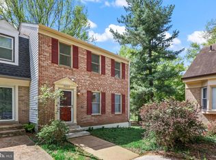 9909 Kingsbridge Dr, Fairfax, VA 22031