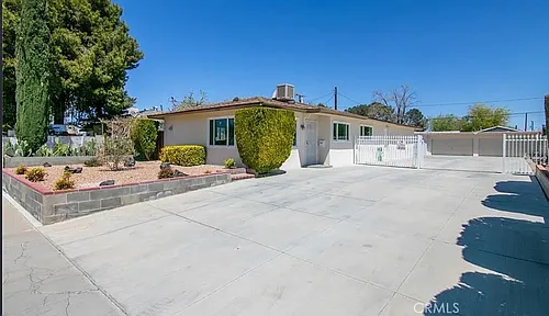 45122 Date Ave Photo 1