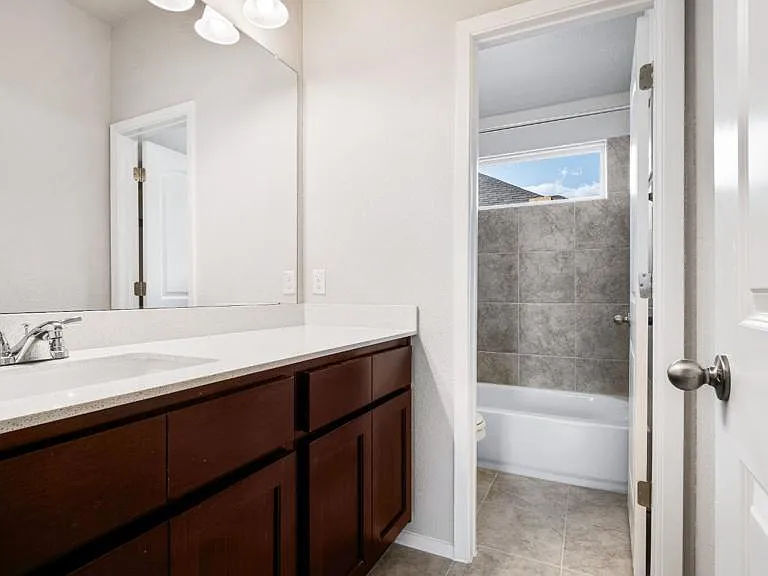 208 Stein Rd — Photo 19