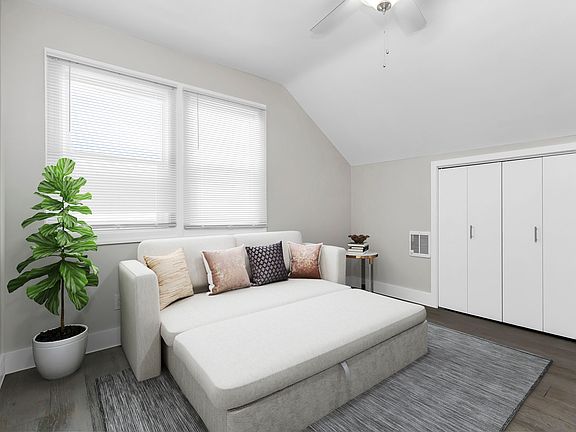2nd image of 2148 Broderick St #17