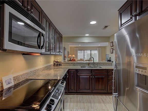 5th image of 113 Shipyard Dr APT 137