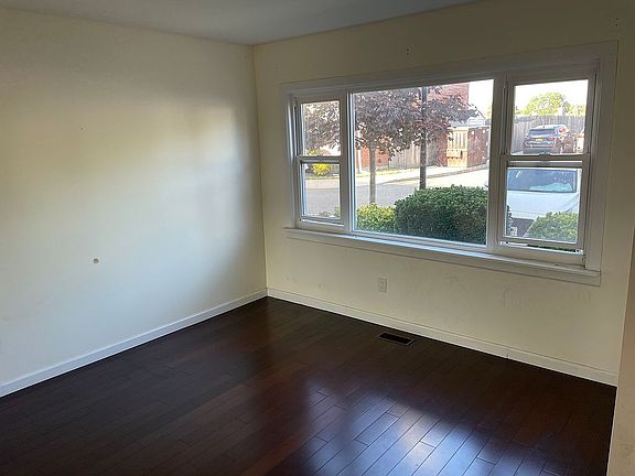 2nd image of 1810 Front St APT 32