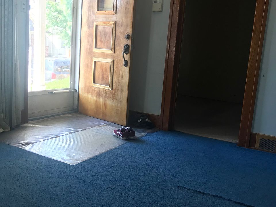 Front door / Family Room
