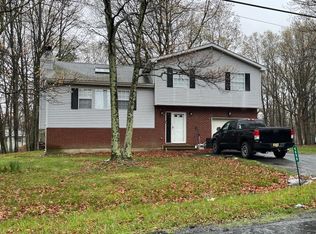 4698 Pine Ridge Dr W, Bushkill, PA 18324