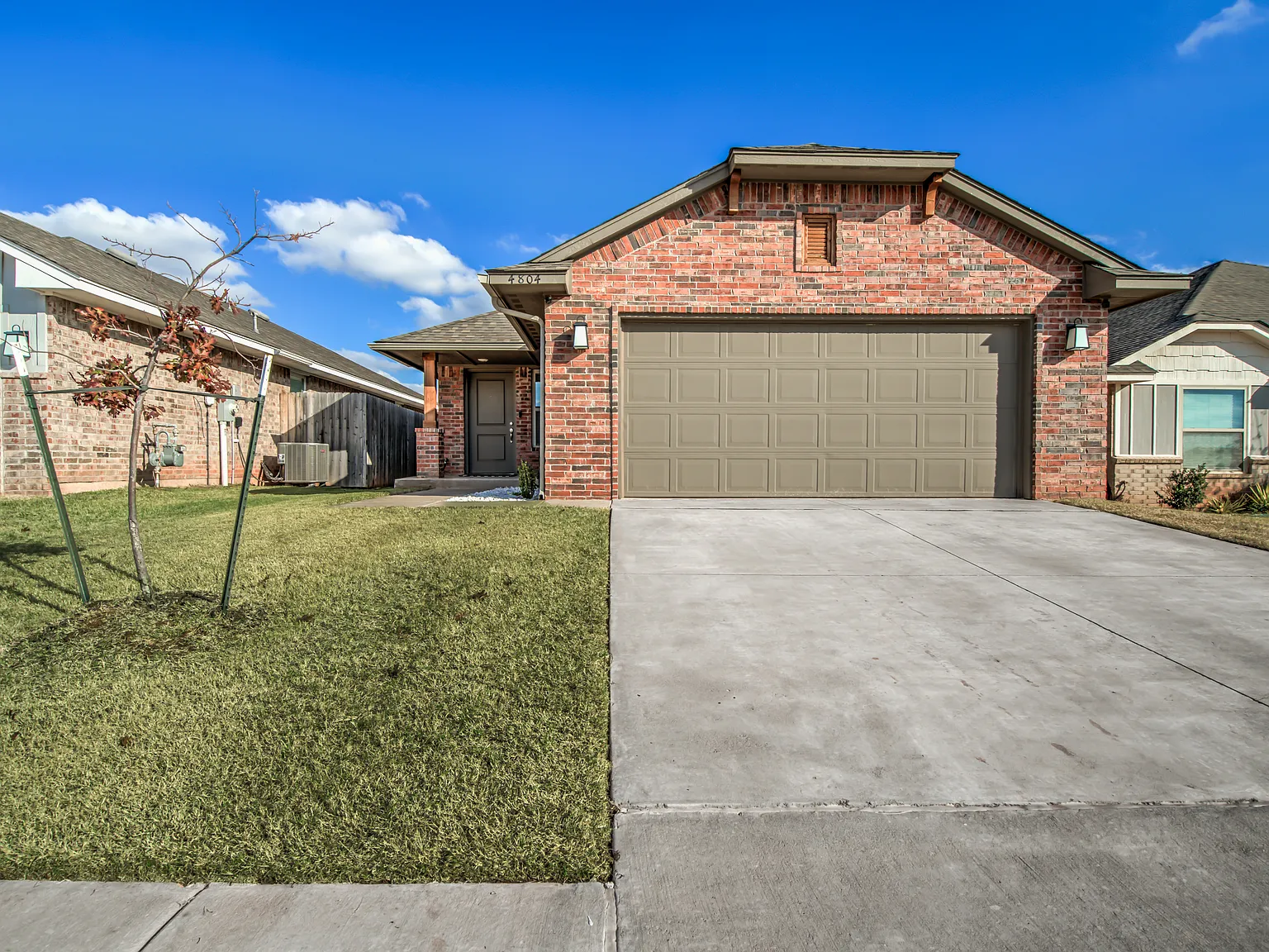 3 bed, 1280 sqft, $1,599 — Photo 1