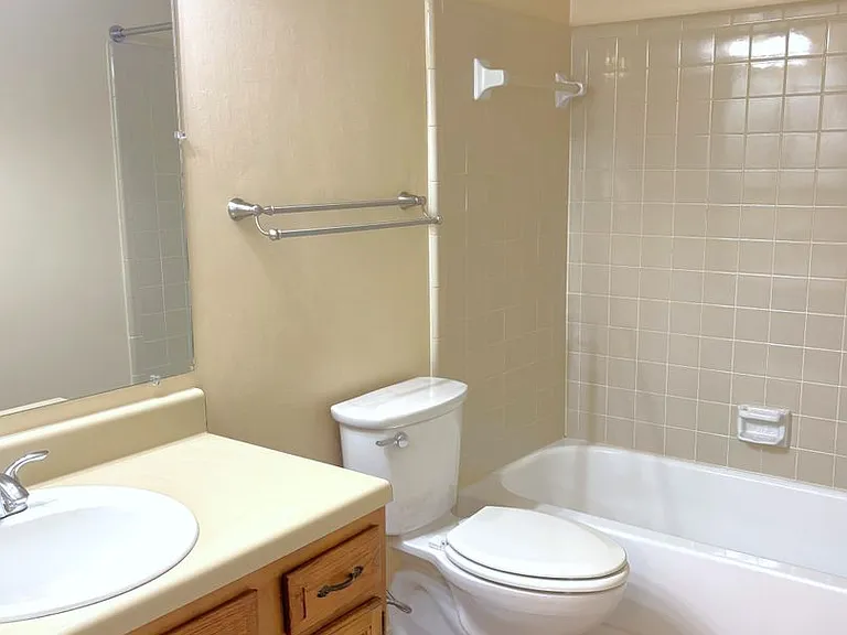 5900 Grelot Rd #101 — Photo 14