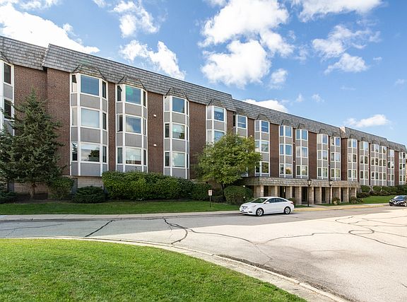 2nd image of 2400 Windsor Mall APT 2H