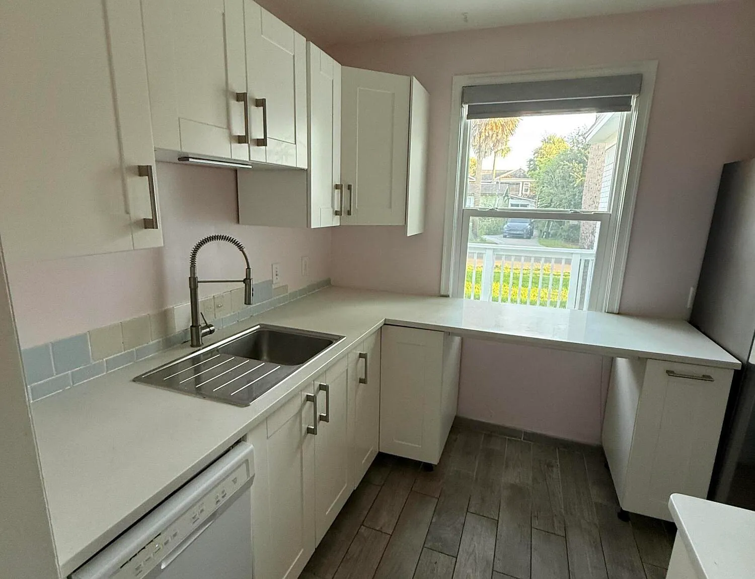 3 bed, 2.0 bath, 1472 sqft, $3,695 — Photo 4