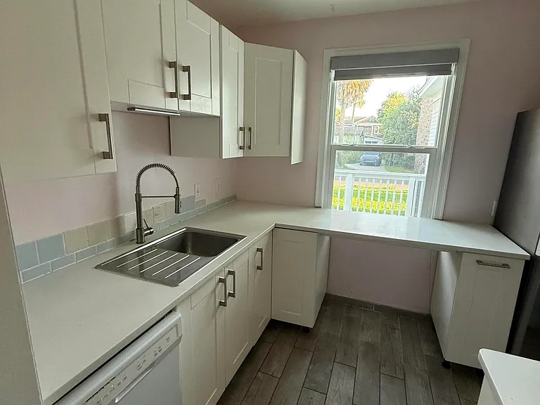 1096 E Coast Dr — Photo 4