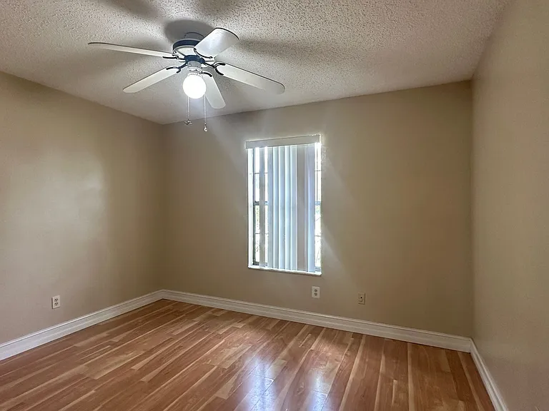 487 Carrigan Ave — Photo 18