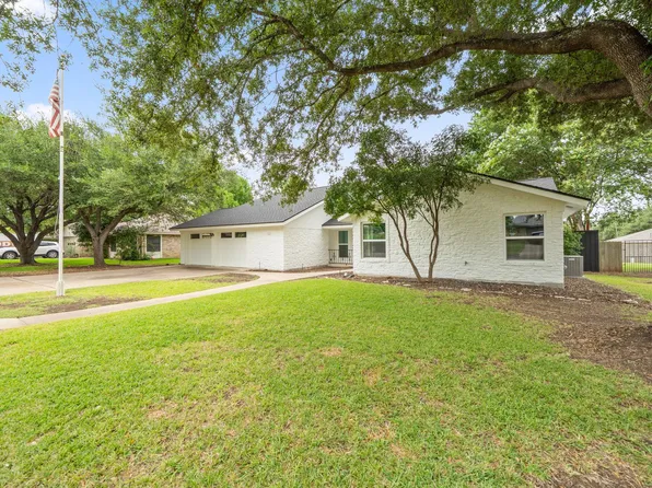 1403 Stone Ridge Dr, Taylor, TX 76574