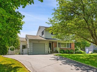 9 Holly Ln, Rye Brook, NY 10573