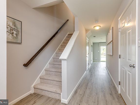 2nd image of 8 Ravello Ct