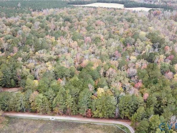 Oaks Ln, Shacklefords, VA 23156