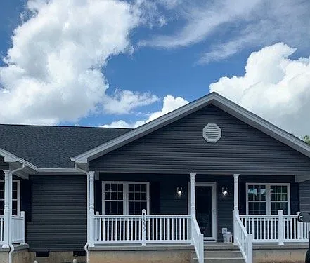 1200 N Forest Ave — Photo 1
