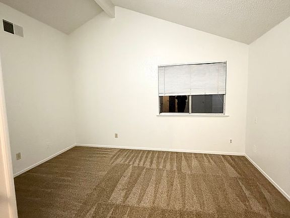 5th image of 2509 N Knoll Ave