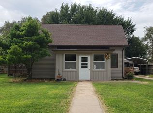 305 E Main St, Protection, KS 67127