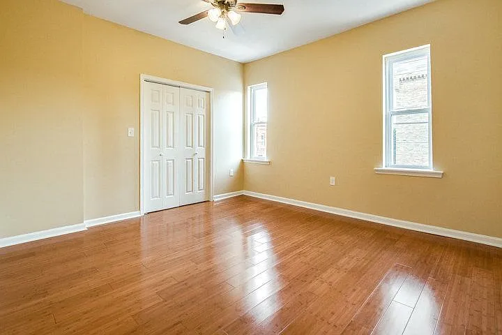 2501 Carpenter St #2 — Photo 8