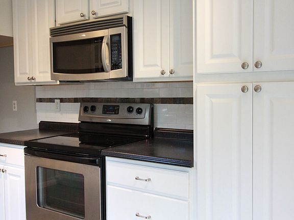 5th image of 3325 SW Elizabeth St