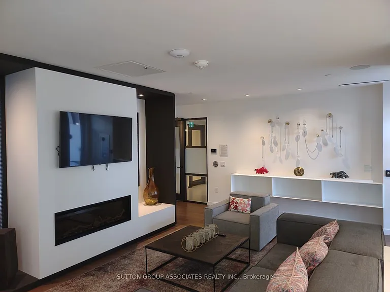 15 Lower Jarvis St #1409 — Photo 31