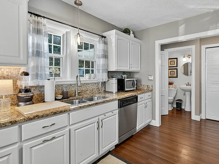 115 Oak Knolls Ave — Photo 9