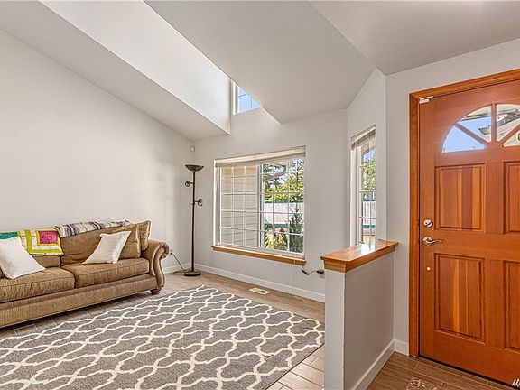 2nd image of 5234 64th Ave NE