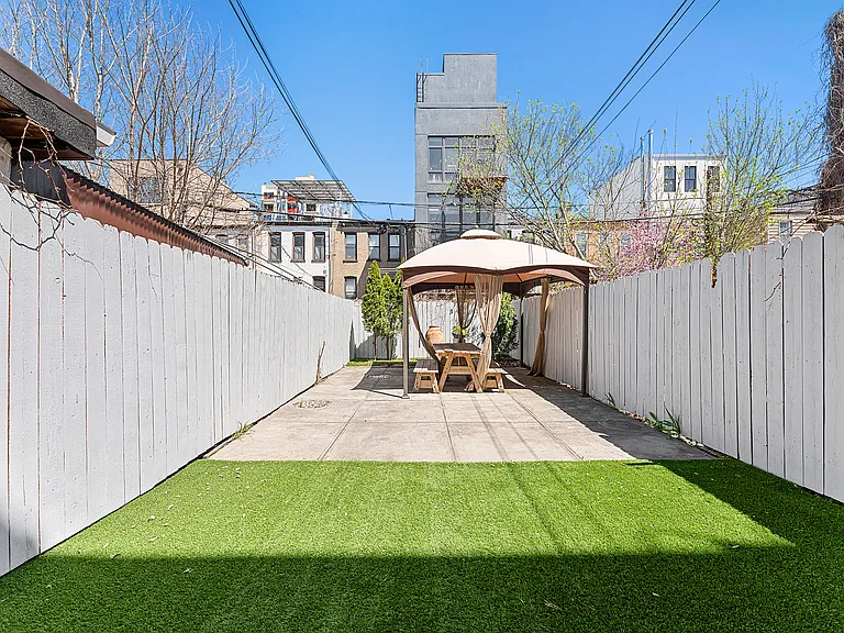 653 De Graw St #1 — Photo 7
