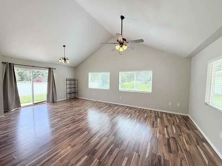 2087 Lower Pack River Rd — Photo 19