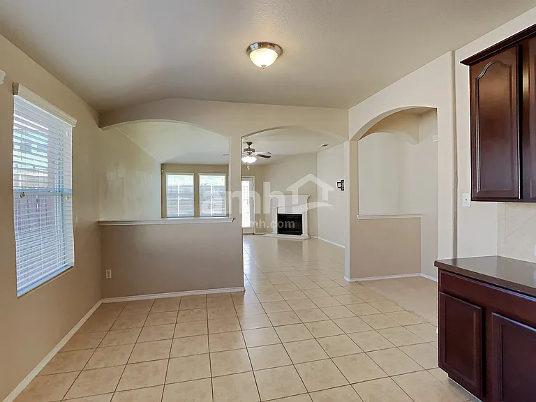 866 Fannin Dr — Photo 6