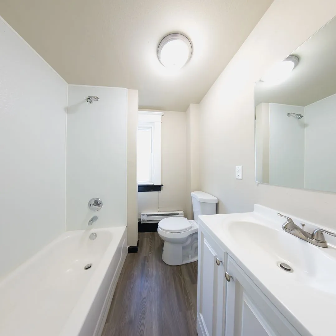Cottage Heights Apartments — Photo 4