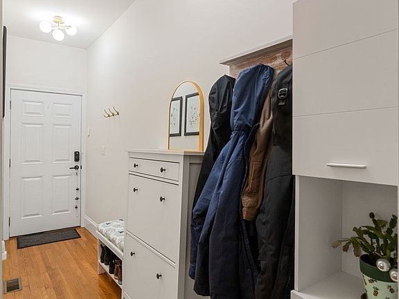 2nd image of 6-8 Oakland St #1