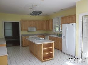 4th image of 104 London Cir S