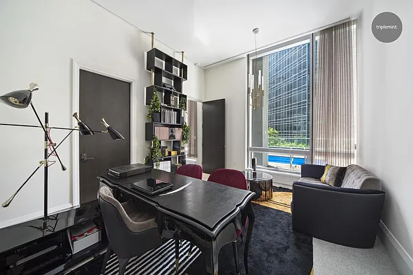 Sold by Triplemint | media 11