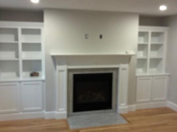 2nd image of 261 Pleasant St #3
