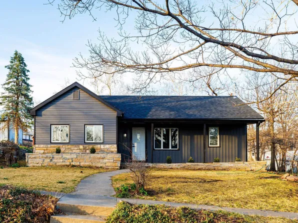 705 W Maple St, Saint Marys, KS 66536