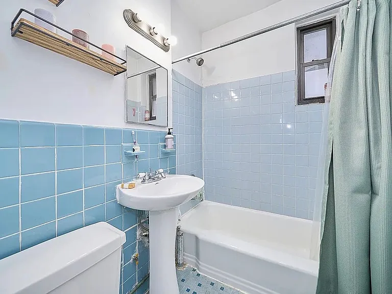 100 Lexington Ave #3-C — Photo 4