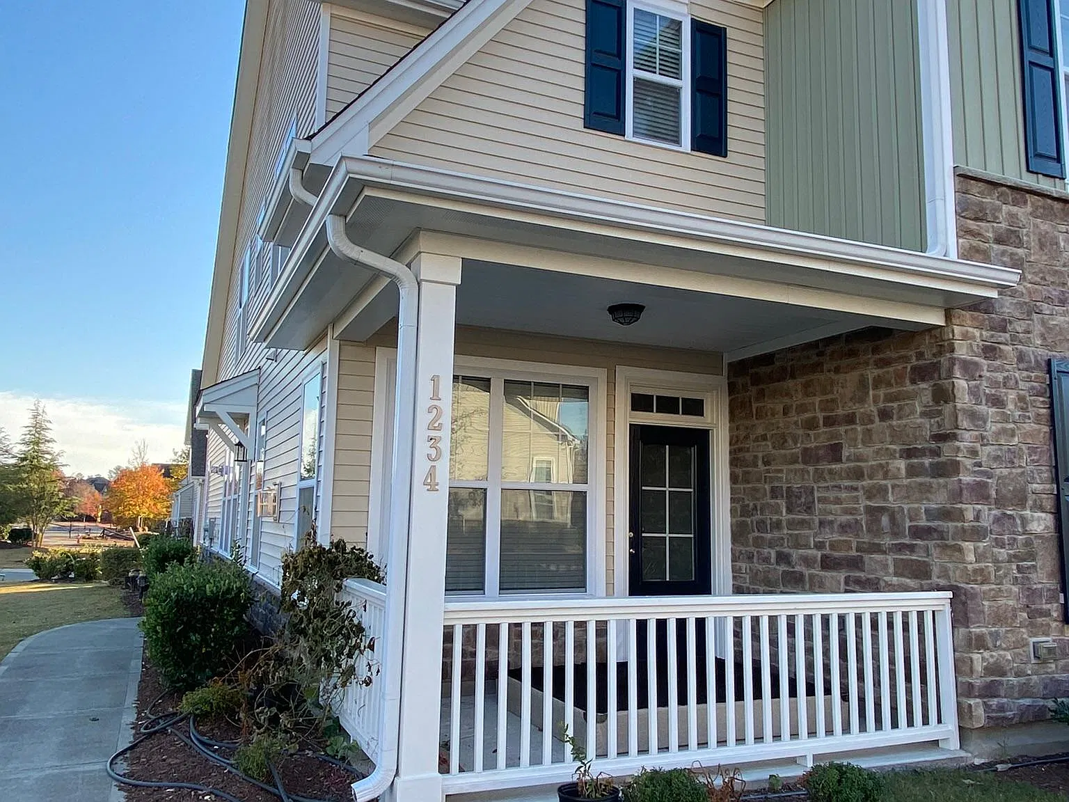 4 bed, 3.5 bath, 2500 sqft, $2,350 — Photo 4