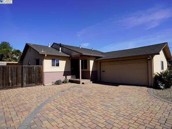 1061 Keats Ln, Hayward, CA 94544