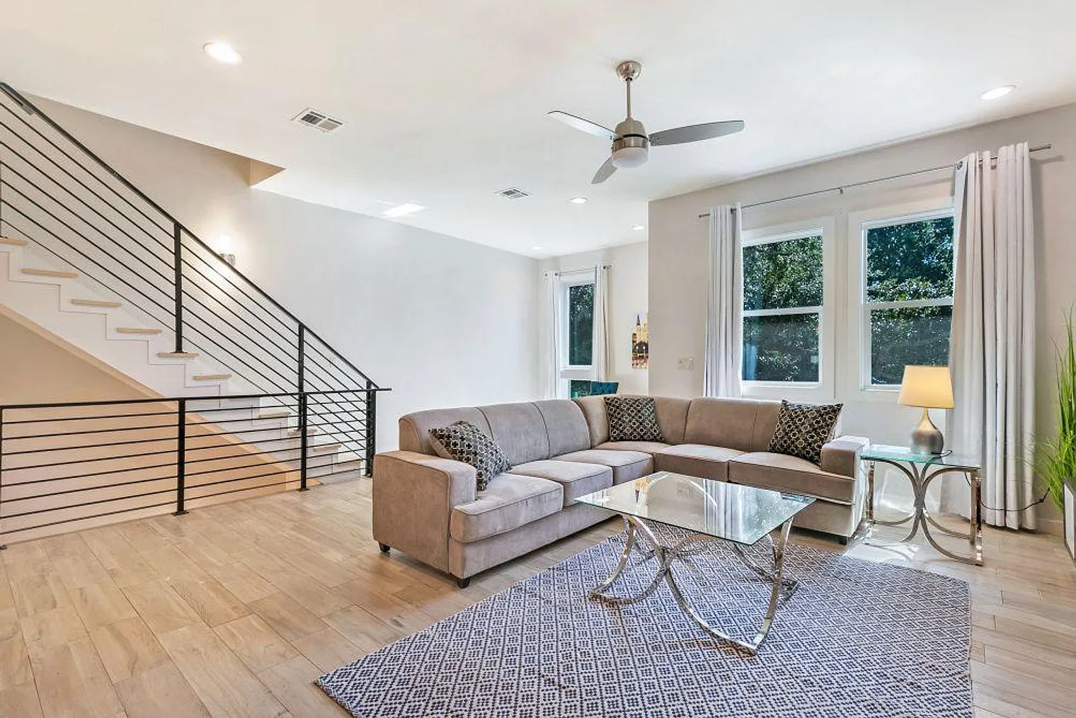 4 bed, 3.0 bath, 2389 sqft, $11,633 — Photo 1