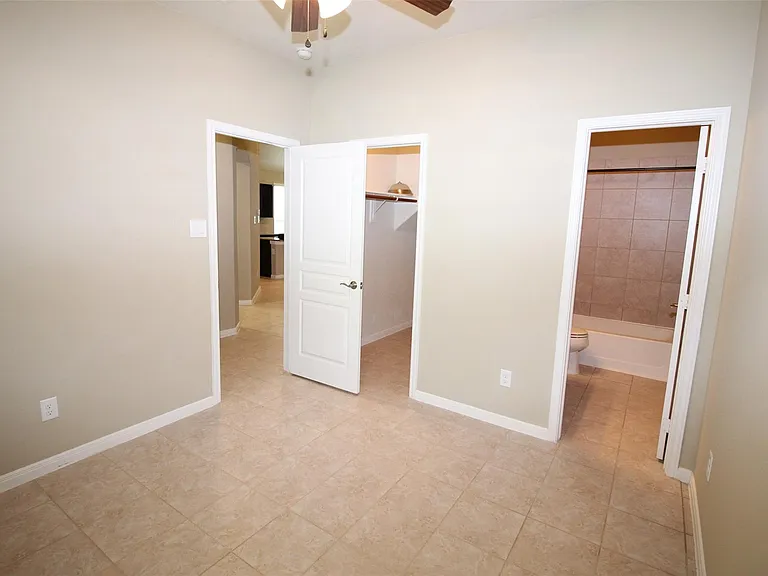 6418 Burgess Heights Ln — Photo 14