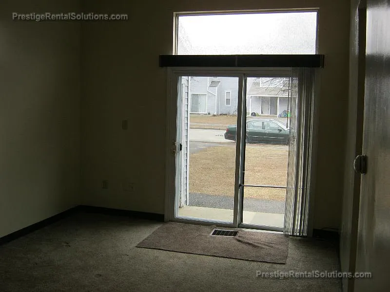 2 bed, 1.0 bath, 950 sqft, $2,075 — Photo 2