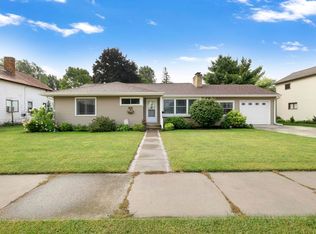 217 E Main St, Weyauwega, WI 54983