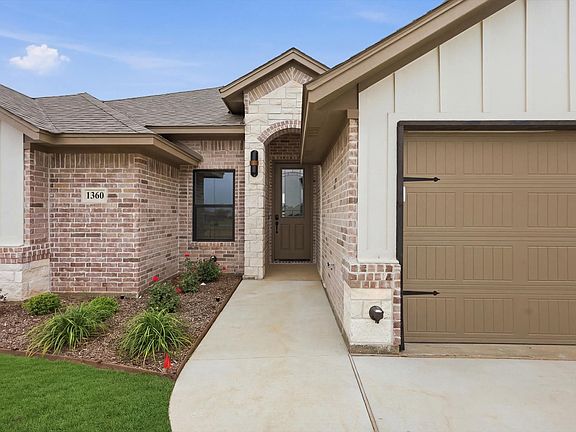 4th image of 1360 Oleander Dr