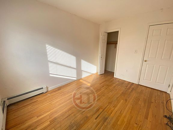 5th image of 3186 Baisley Ave #2
