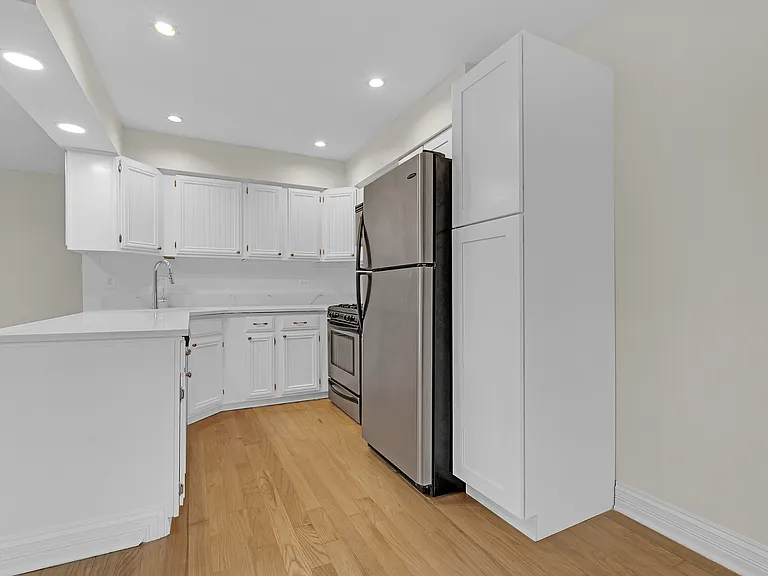 608 Inverrary Ln #608 — Photo 6