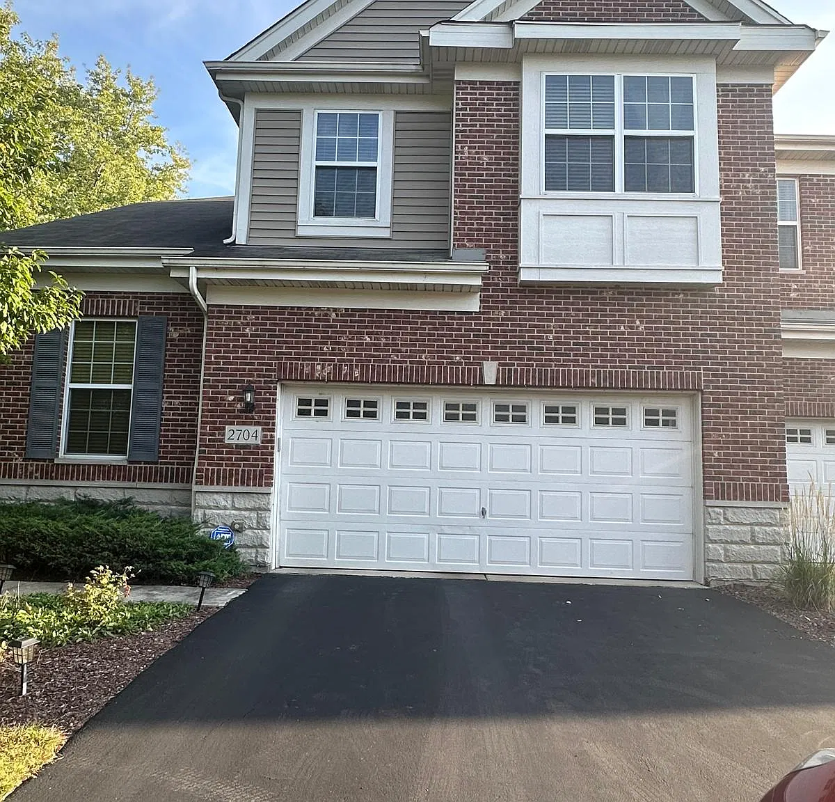 4 bed, 3.5 bath, 2135 sqft, $3,600 — Photo 3