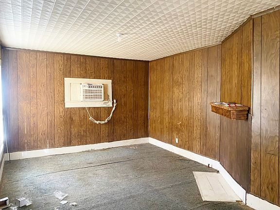 3rd image of 1008 Church St