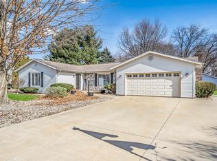 4024 E Oldfield Dr, Leesburg, IN