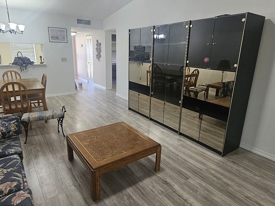 Living dining