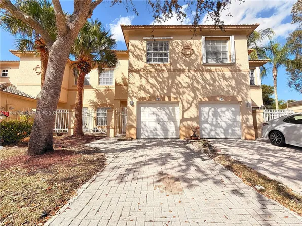 792 NW 170th Ter #792, Pembroke Pines, FL 33028